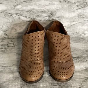 Sugar, lacer cut, booties.